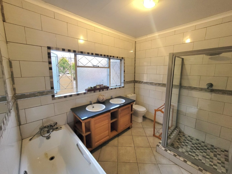3 Bedroom Property for Sale in Uitsig Free State